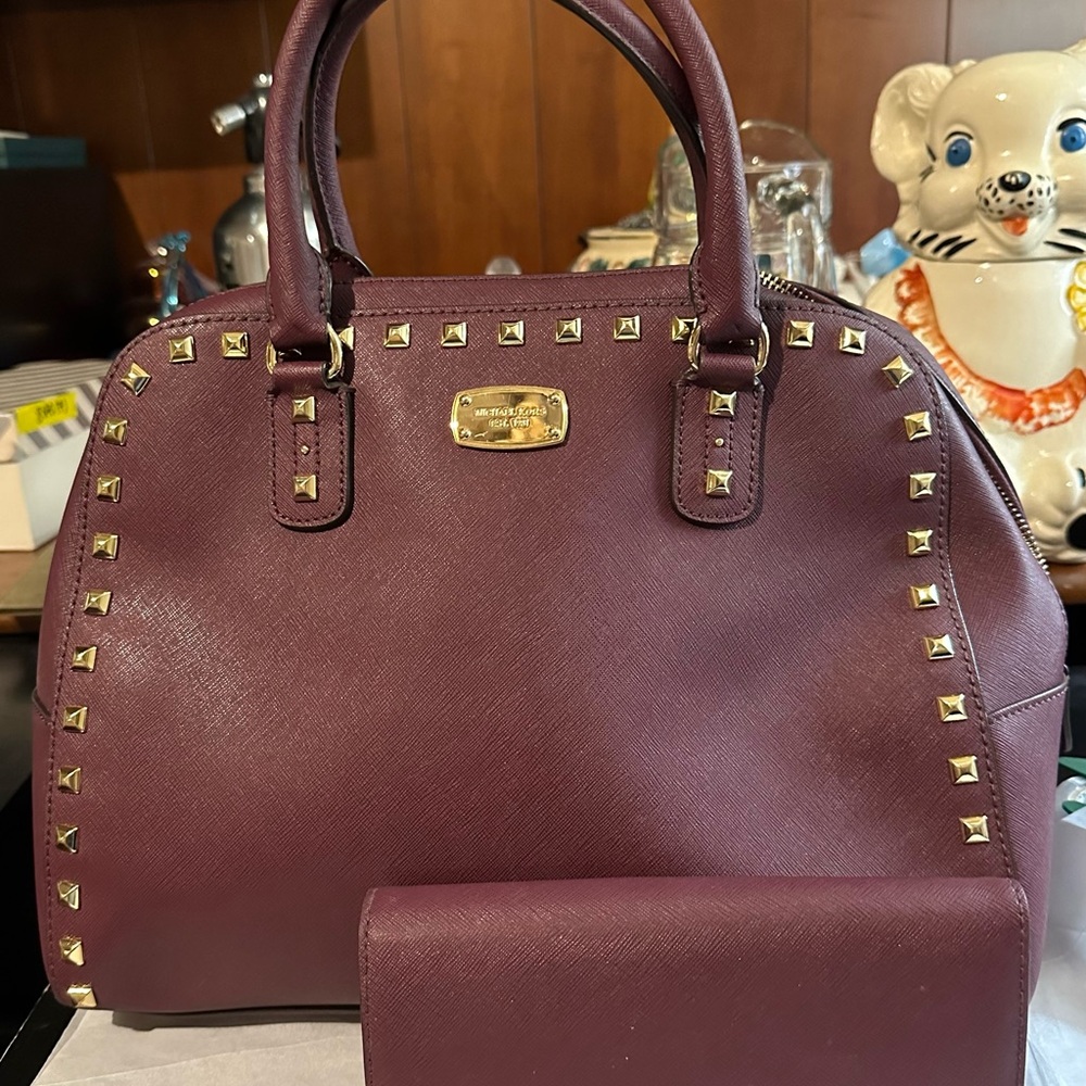 MICHAEL KORS CORDOVAN  SAFFIANO LEATHER SATCHEL  BOWLING BAG LARGE, W/WALLET